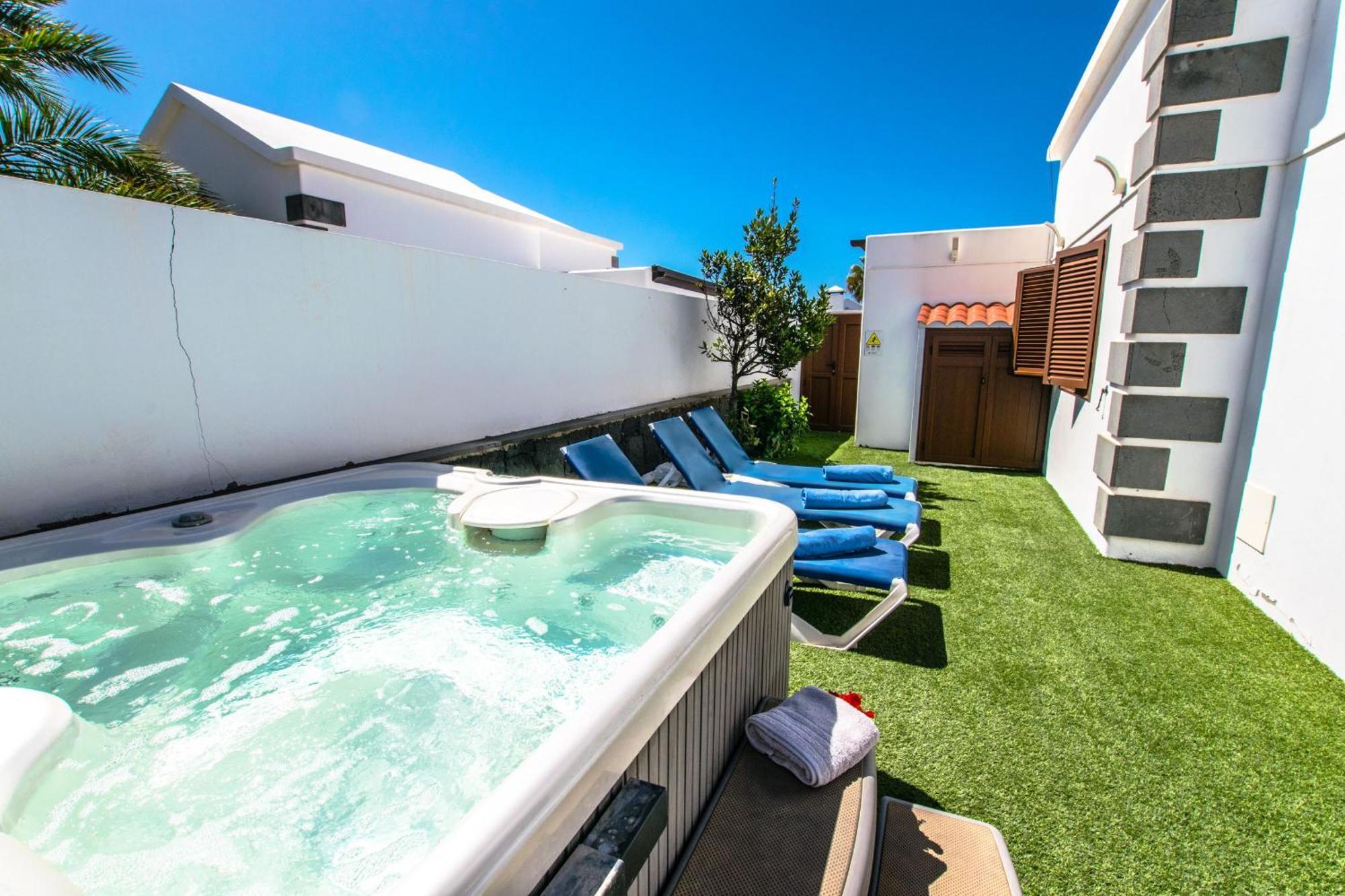 Villa Alegranza - Lh190 By Villas Now Ltd ปลายาบลังกา ภายนอก รูปภาพ