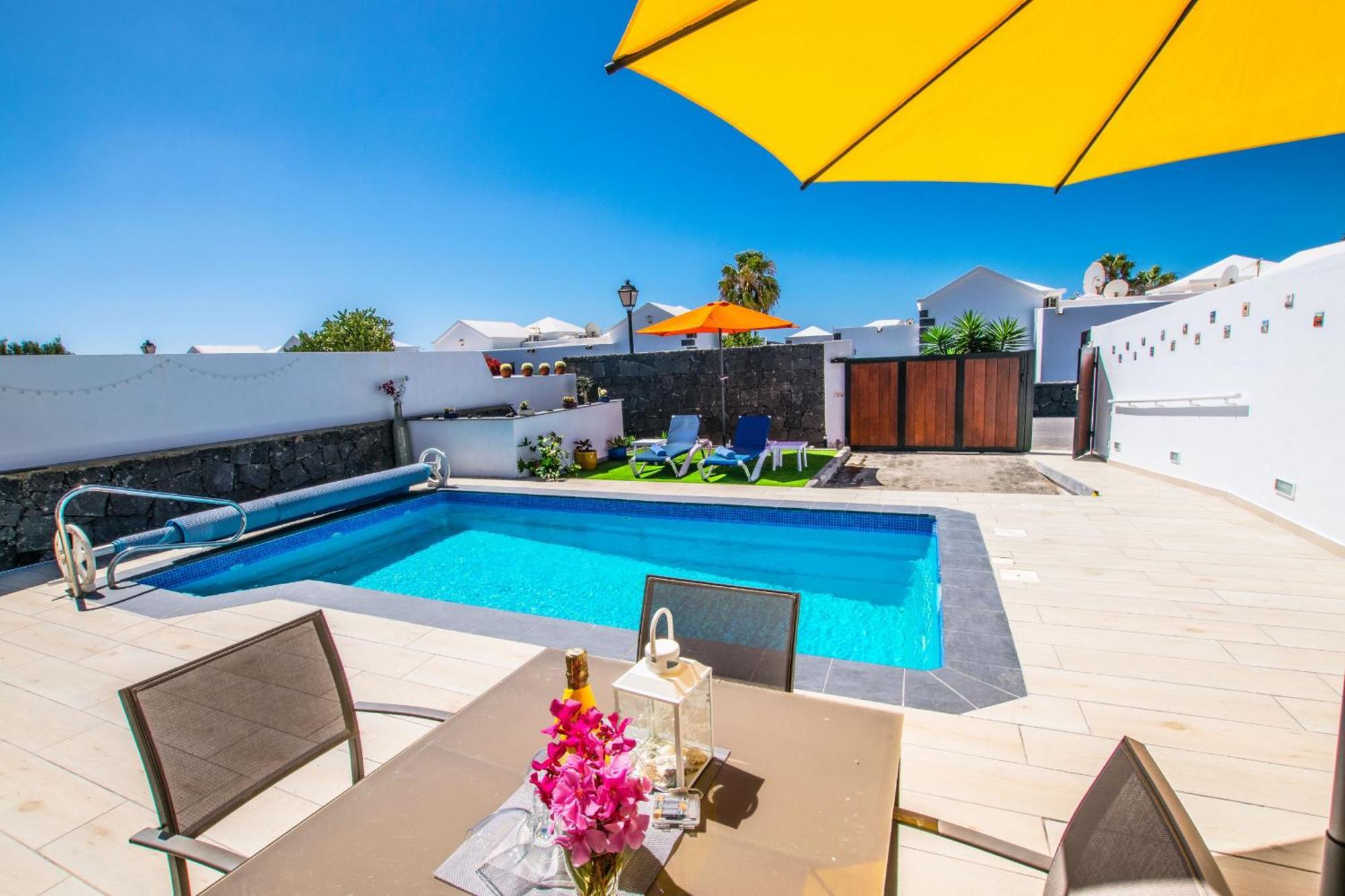 Villa Alegranza - Lh190 By Villas Now Ltd ปลายาบลังกา ภายนอก รูปภาพ